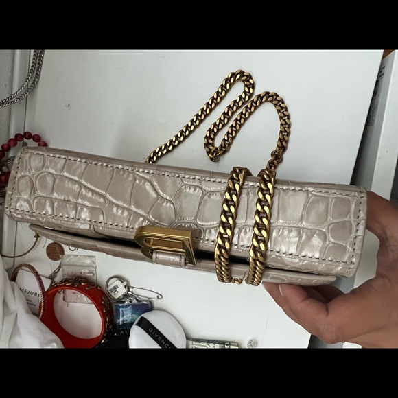 Croc Bag- in Hourglass Shape! By Balenciaga - Picture 3 of 4